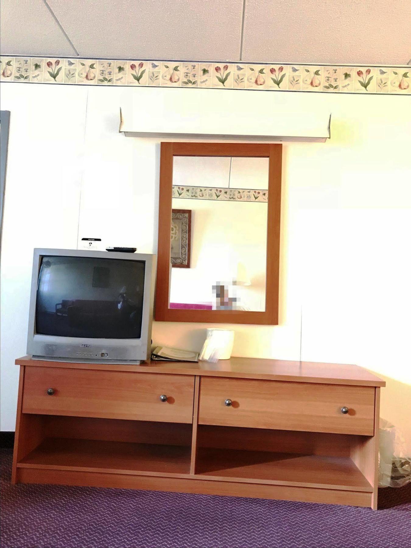 Adirondack Efficiencies Hotel